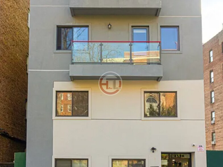 Primary Photo - 4578 Manhattan College Pkwy