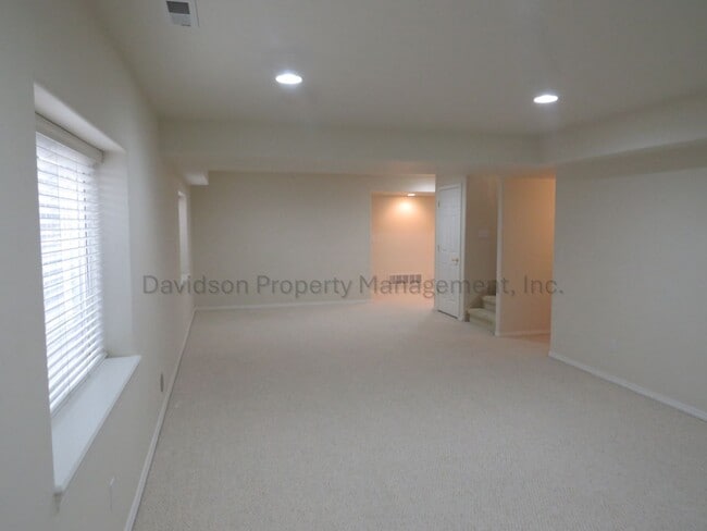 Building Photo - Beautiful 3 Bedroom Townhouse in Gleneagle, Gated Community!