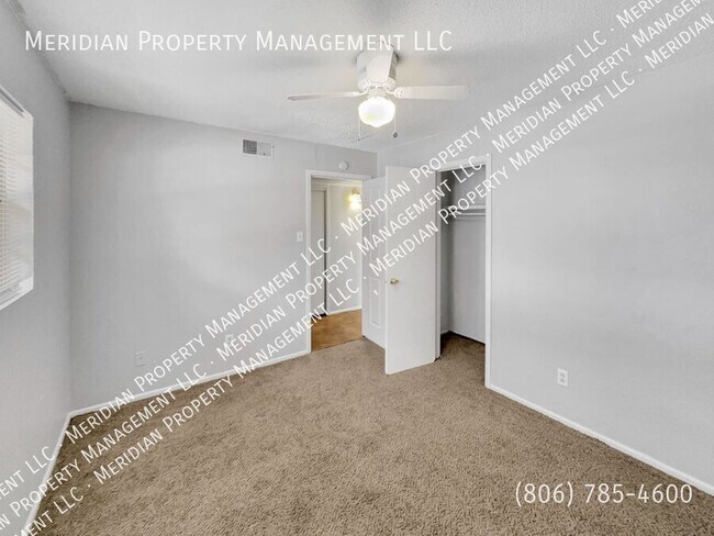 Building Photo - 1712 Elkhart-C