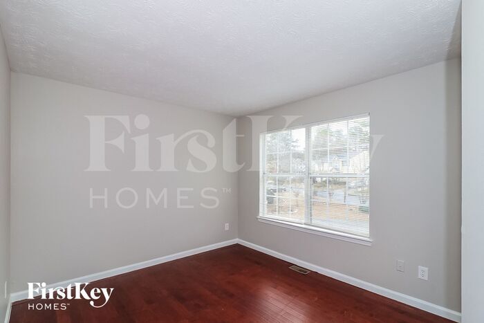 Building Photo - 3010 Scepter Dr