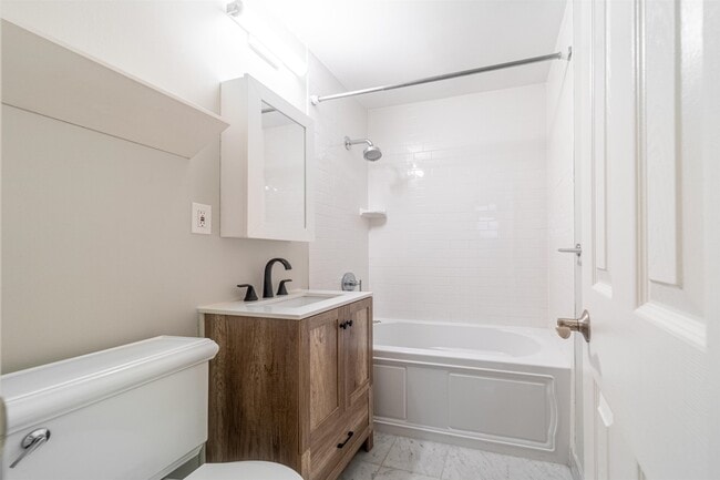 Building Photo - 227 Christopher Columbus Dr