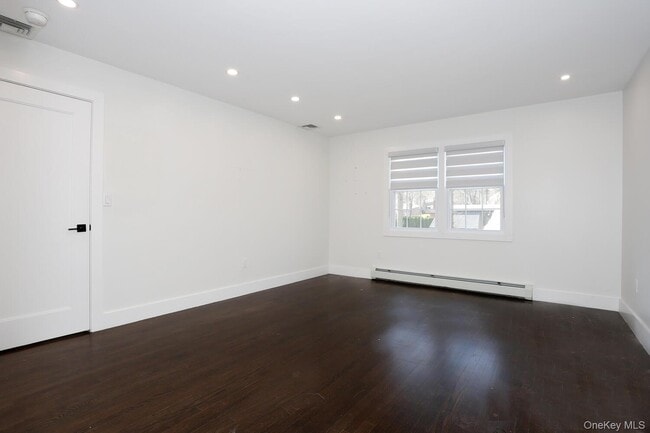 Building Photo - 10 Millbury St