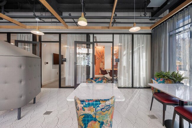 Building Photo - 79 Queensberry St