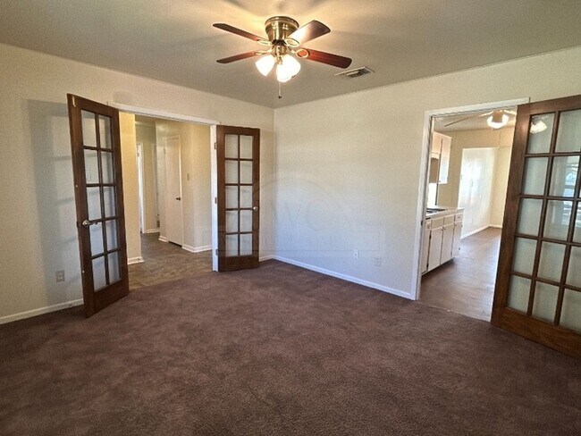 Building Photo - 618 N 23rd St