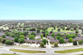 Building Photo - The Fairways at Valle Vista