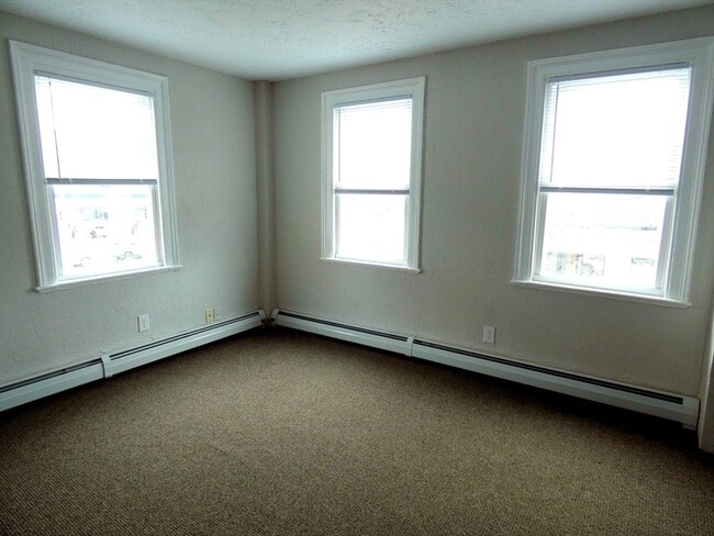 Building Photo - 7 Greenwood St