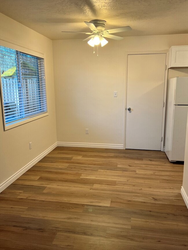 Building Photo - Beautiful Remodeled Home with Hardwood Pla...