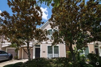 Building Photo - 1809 Genesee St
