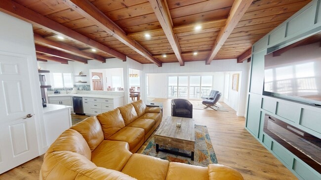 Primary Photo - 1480 Seacoast Dr