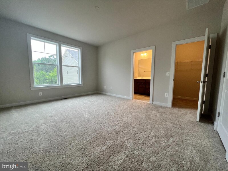 Building Photo - 126 Kinross Ln