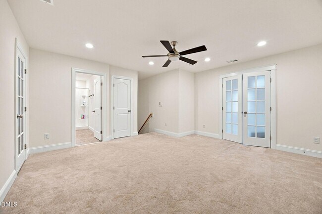 Building Photo - 401 Waverly Hills Dr
