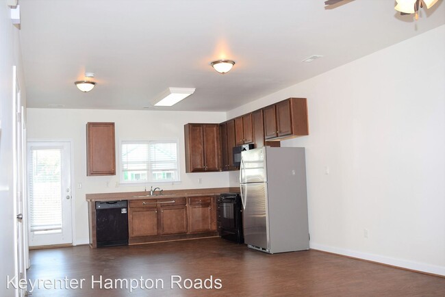 Building Photo - 4 br, 3.5 bath House - 1459 W 43rd Street