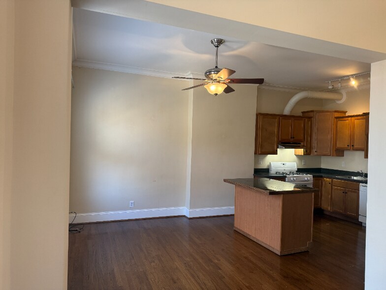 Building Photo - 2621 Cleinview Ave