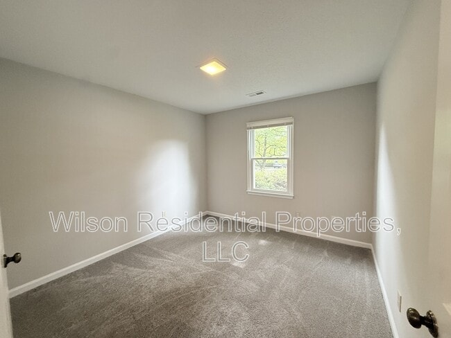 Building Photo - 3003 Amidon Dr