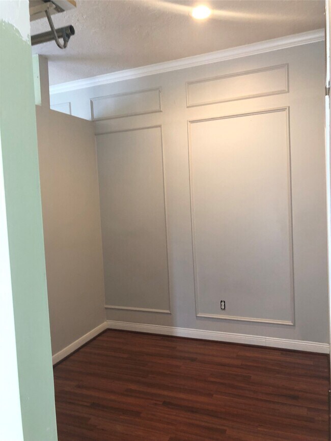 Building Photo - 543 W 27th St