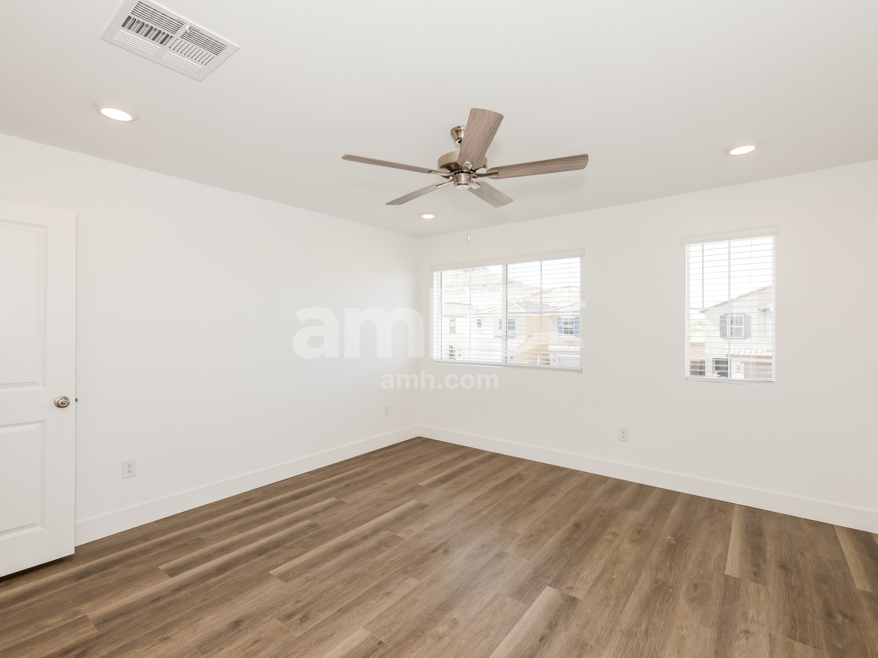Building Photo - 8714 N Begonia Ct