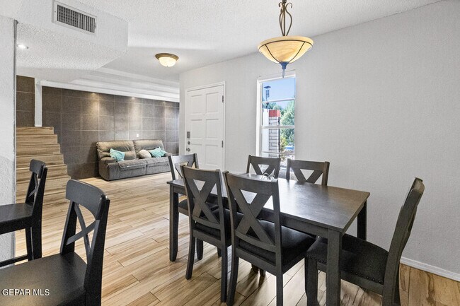 Building Photo - 6201 Escondido Dr