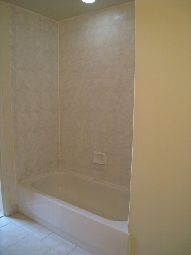 Building Photo - 2 Bed Loft Coming Soon