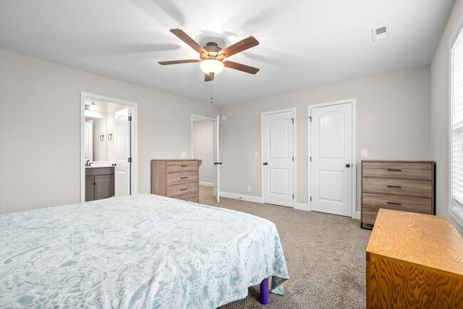 Building Photo - 318 Fallow Cir