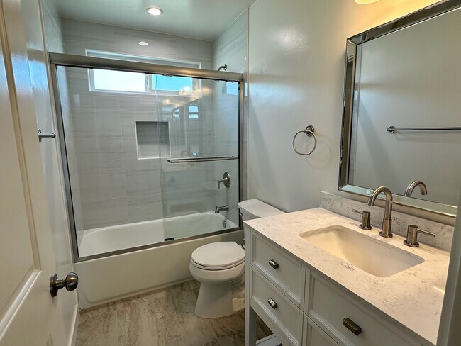 Main Bath - 1724 Arizona Ave