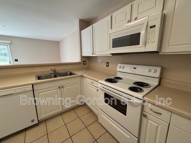 Building Photo - 3063 Harpeth Springs Dr