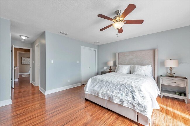 Building Photo - 5172 Coquina Key Dr SE