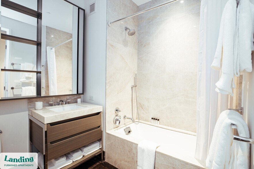 Building Photo - 100 River Park Dr