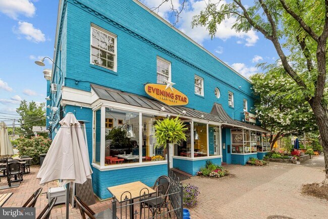 Building Photo - 1800 Mt Vernon Ave