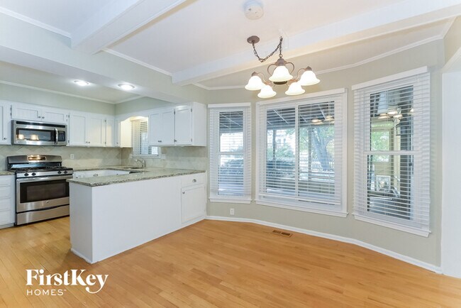 Building Photo - 1613 E Frontier Ln