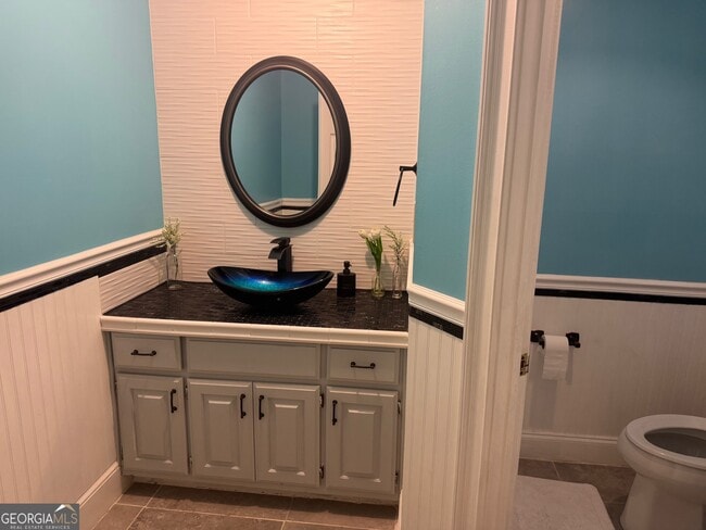 Building Photo - 2091 Emerald Dr