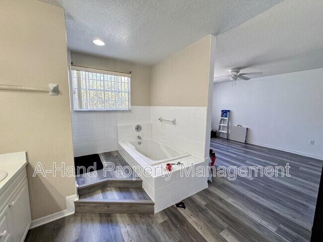 Building Photo - 439 Coconut Palm Way