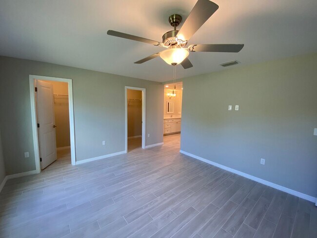 Building Photo - House for rent