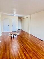 Building Photo - 68 Croton Ave