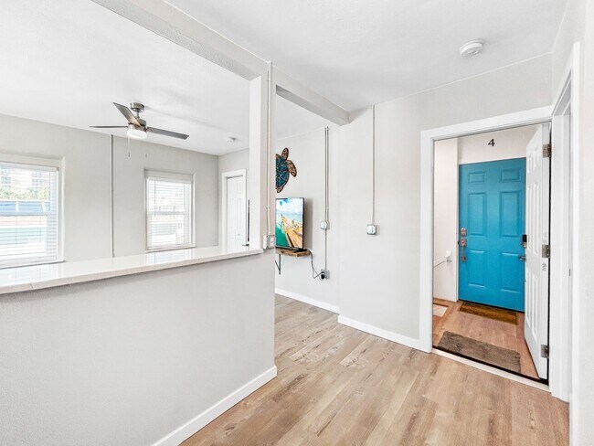 Building Photo - 14135 Palm St