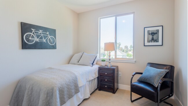 Building Photo - 288 Sunflower Ln