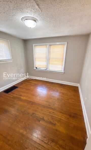 Building Photo - 3720 Darby St