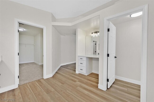 Building Photo - 9316 Perennial Ave