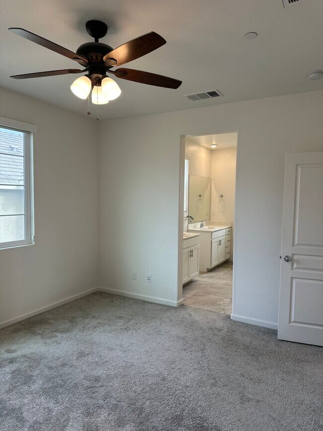 Building Photo - $500.00 off first full months rent