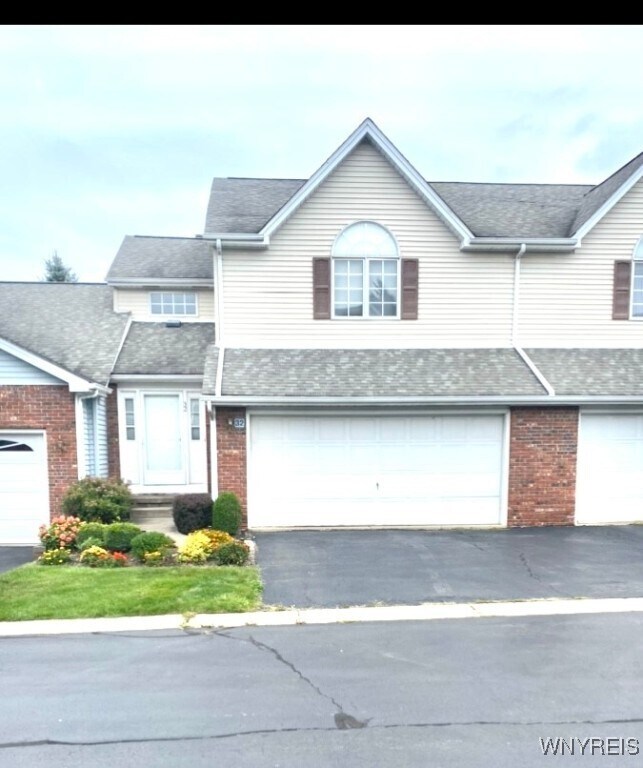 Primary Photo - 32 N Hill Dr