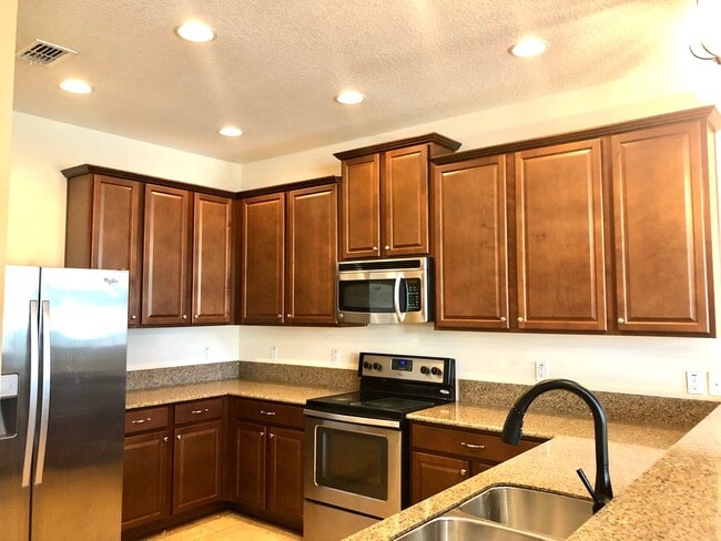 Building Photo - Nice 3/2.5 Two Story Condo in East Orlando!