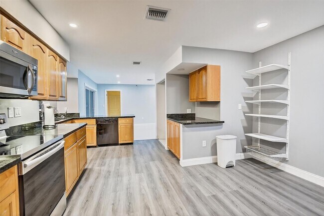 Building Photo - 9430 SW 49th St