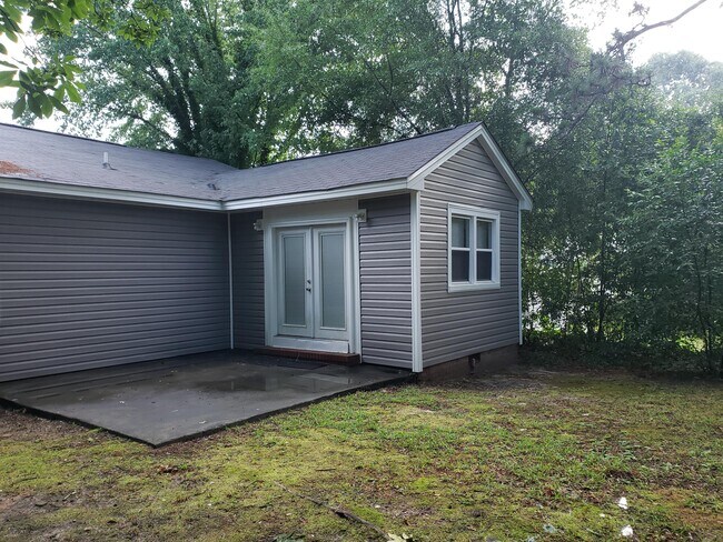 Building Photo - 950 McKimmon Rd