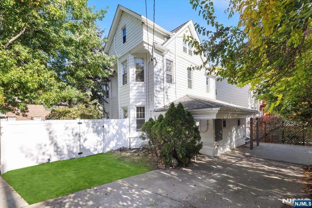 Building Photo - 46 Garden Pl