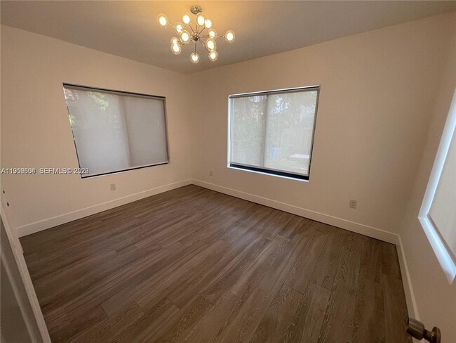 Building Photo - 1637 SW 10th St