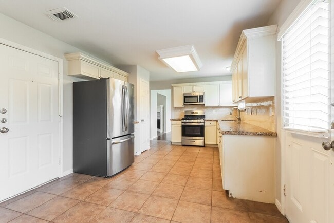 Building Photo - 13607 Country Pine Ct