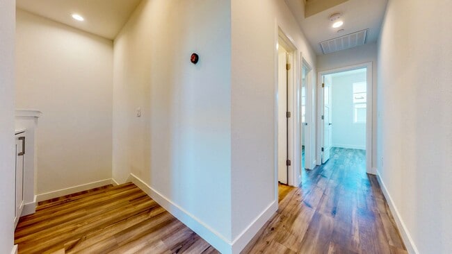 Building Photo - 282 Gambrel Cir