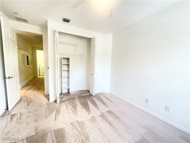 Building Photo - 1370 Mariposa Cir