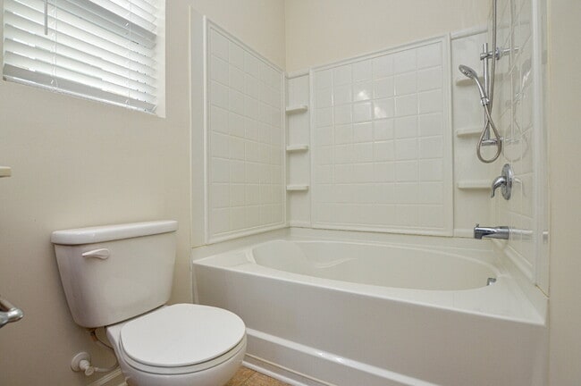 Building Photo - Modern Comfort, Flexible Living, Tailored for You 2 Bedrooms | 2 Bathrooms Edgewater| Lancaster, ...