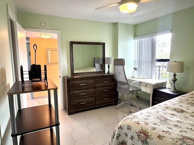 Building Photo - 1629 Riverview Rd