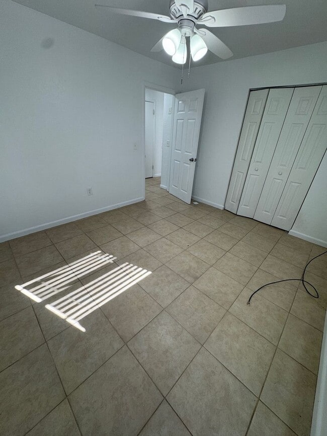 Building Photo - 1713 NE 70th St